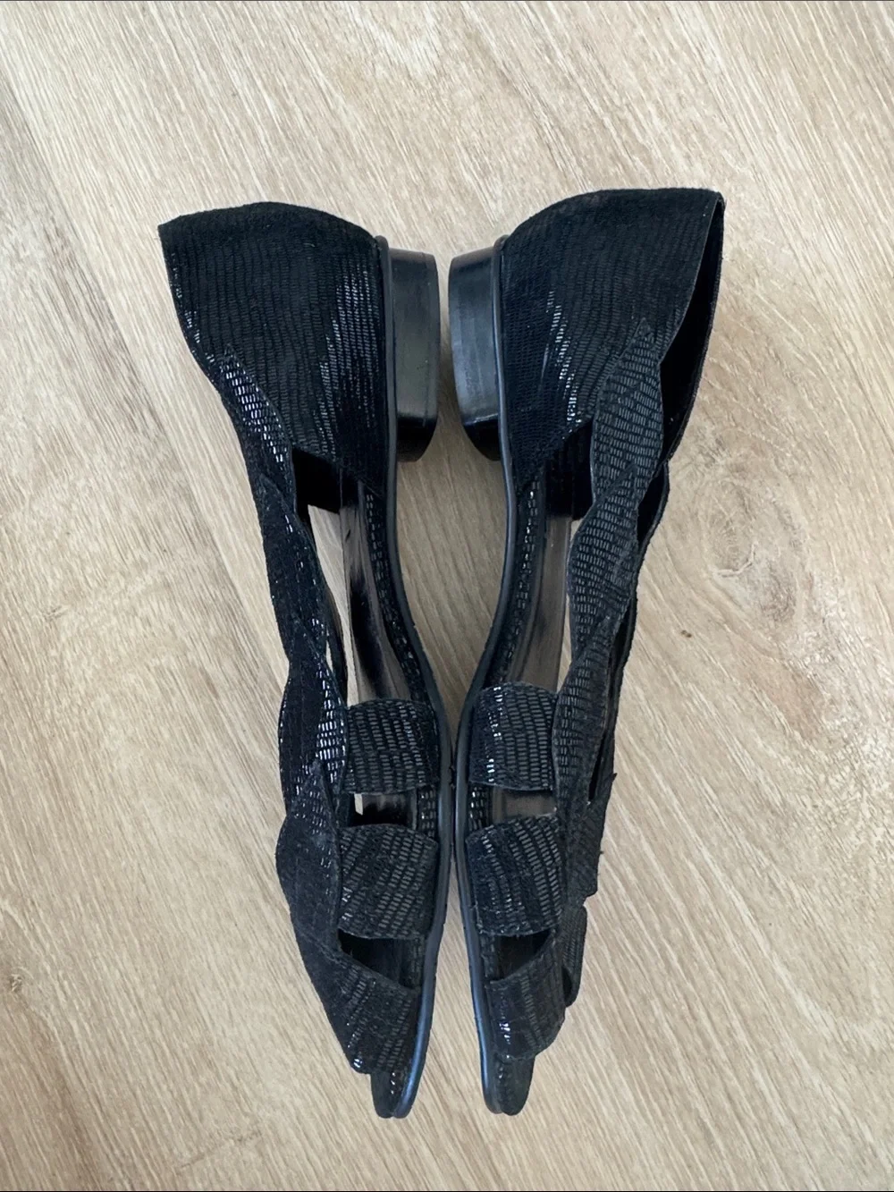 Vaneli Black Textured Bow Flats
